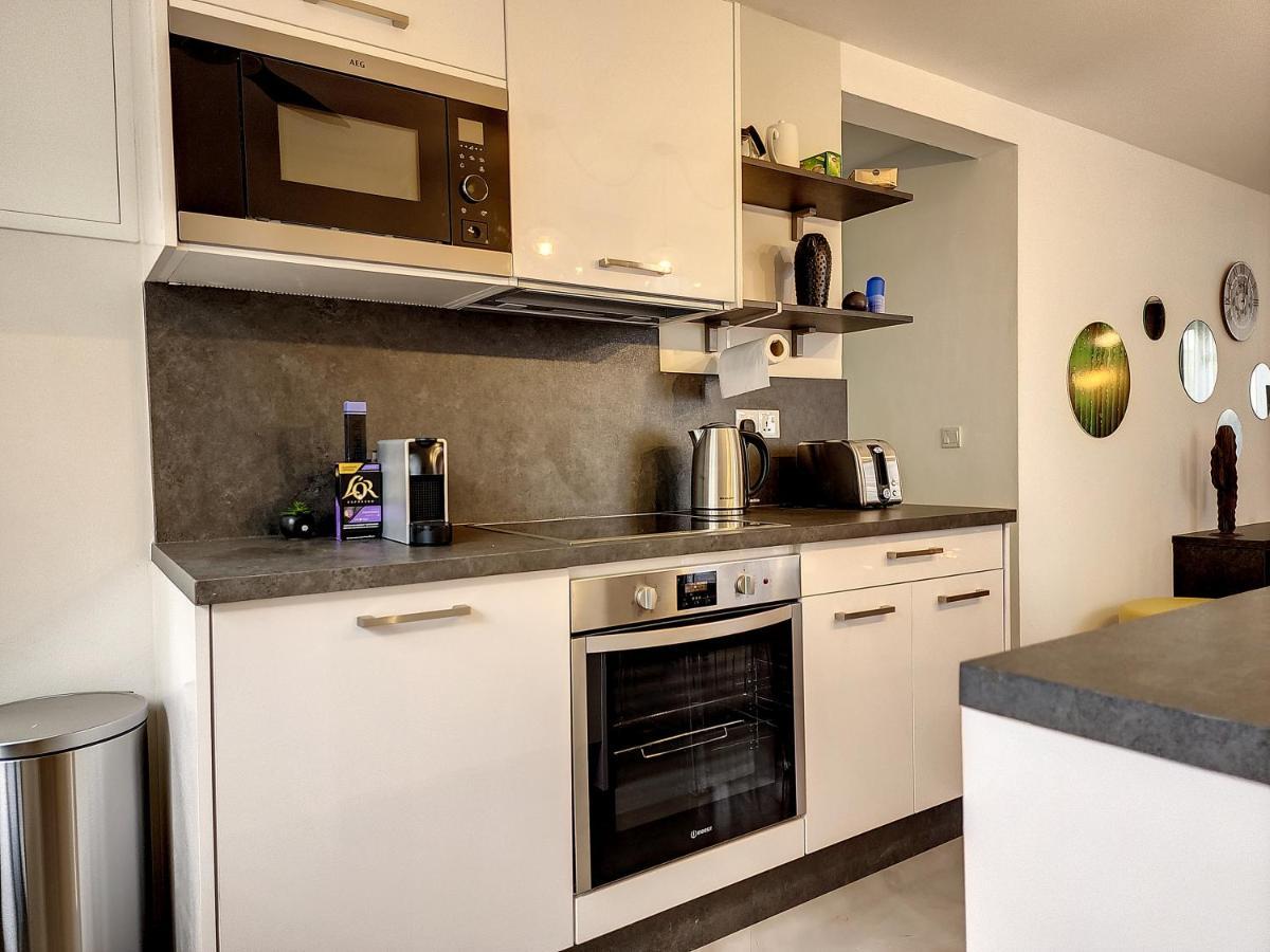Sunkissed - Brand New Beach Apartment Located 50M From Beach Flic en Flac Ngoại thất bức ảnh